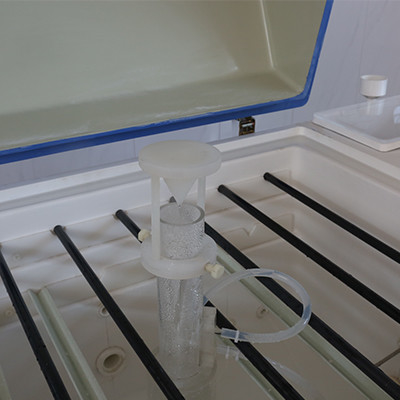 Настраиваемая комната для испытаний коррозии соляного распыления под атмосферным давлением для образцов металла